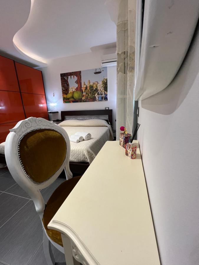 Nel Cortile Suite Чефалу Экстерьер фото