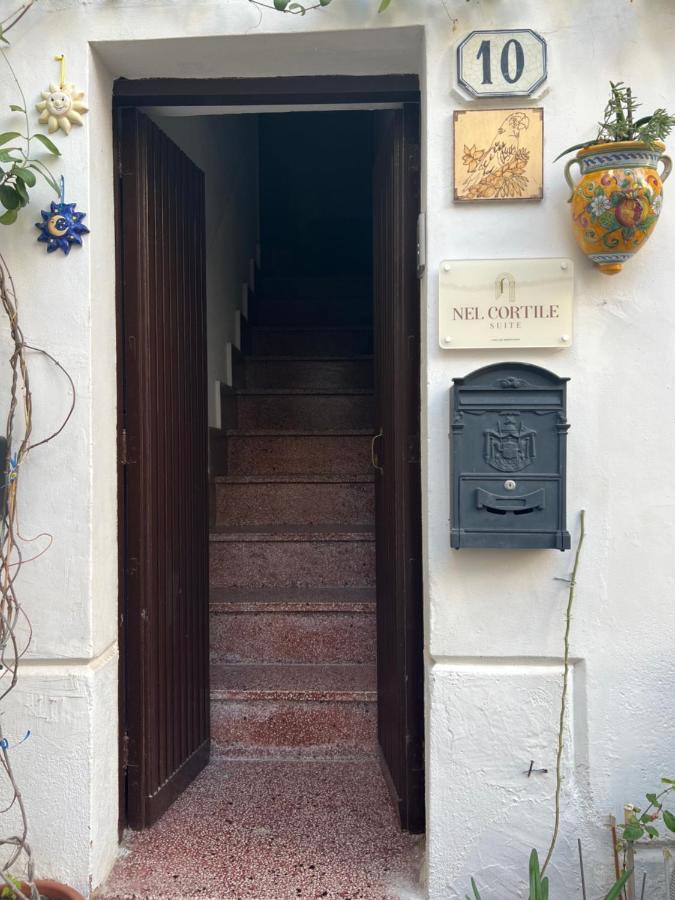 Nel Cortile Suite Чефалу Экстерьер фото