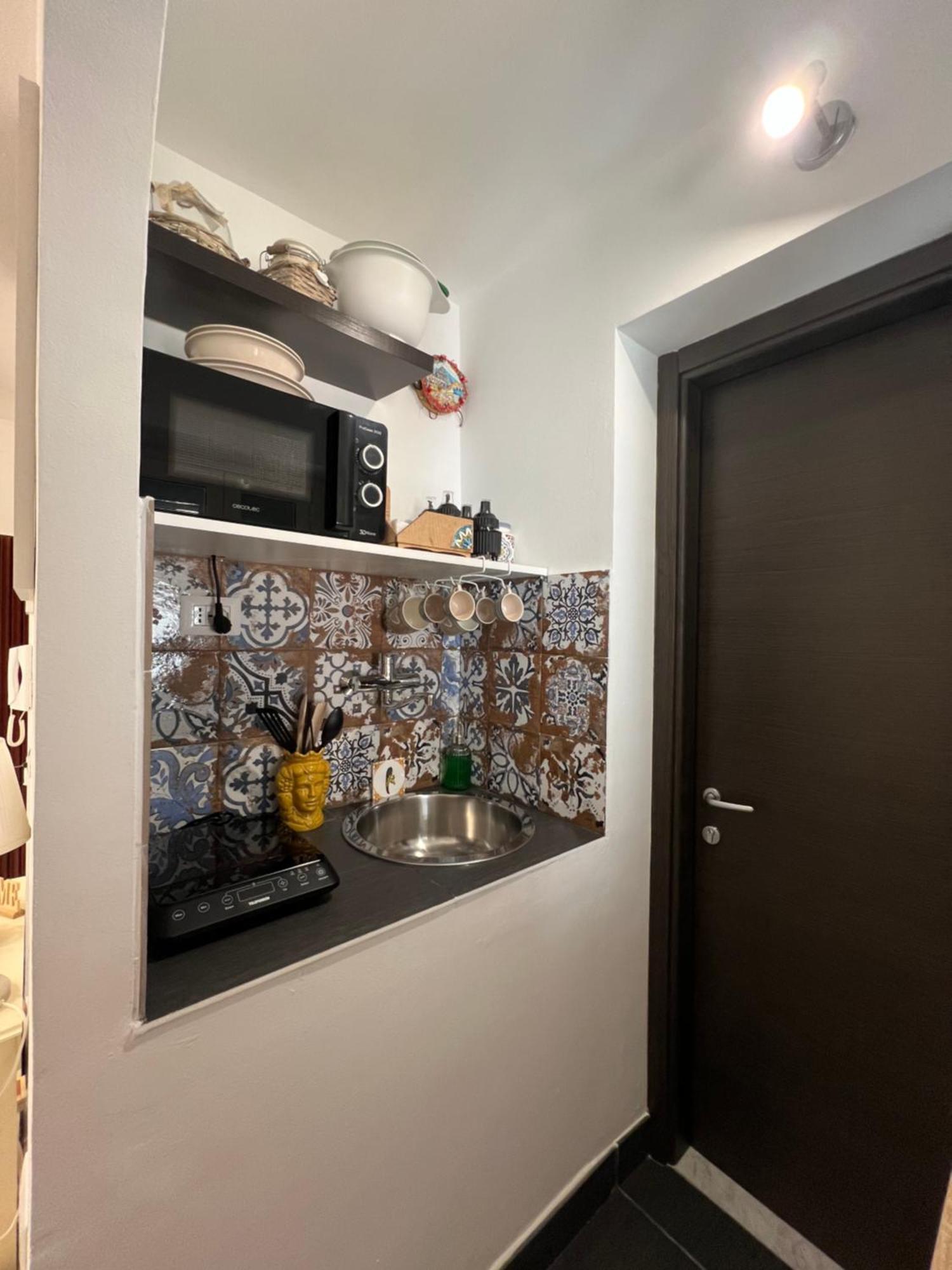 Nel Cortile Suite Чефалу Экстерьер фото